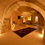 Hotel Crassus Cave