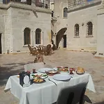Crassus Cave Hotel 2*