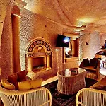 Crassus Cave Hotel 2*
