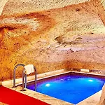 Crassus Cave 2* Ürgüp