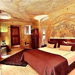 Crassus Cave Hotel 2*