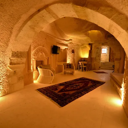 Hotel Crassus Cave