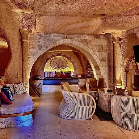 Hotel Crassus Cave