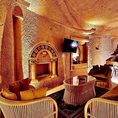 Crassus Cave Hotel 2*