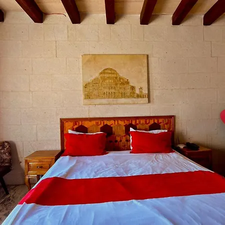 Hotel Crassus Cave