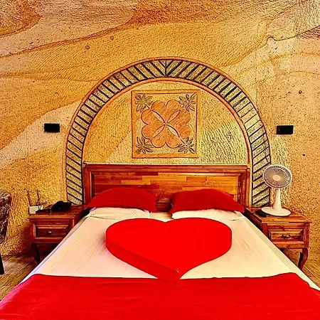 Crassus Cave Hotel 2*