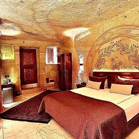 Crassus Cave Hotel 2*