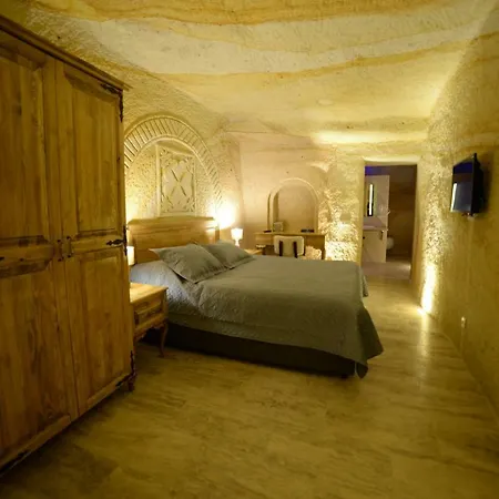 Hotel Crassus Cave