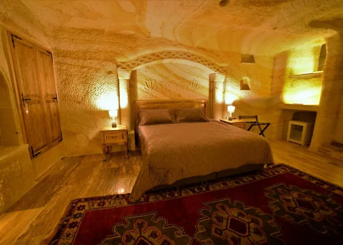 Crassus Cave Hotel 2*