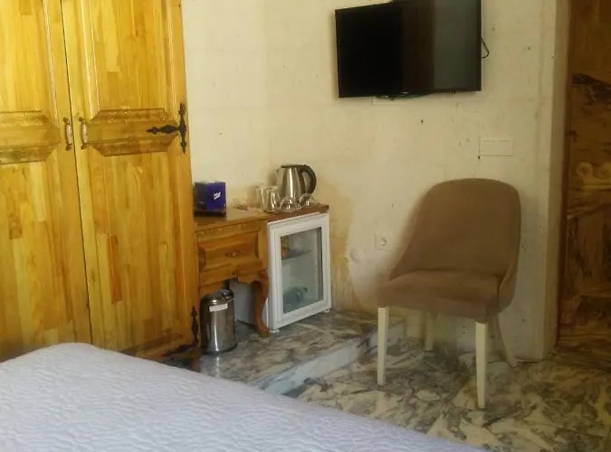 Crassus Cave Hotel 2*